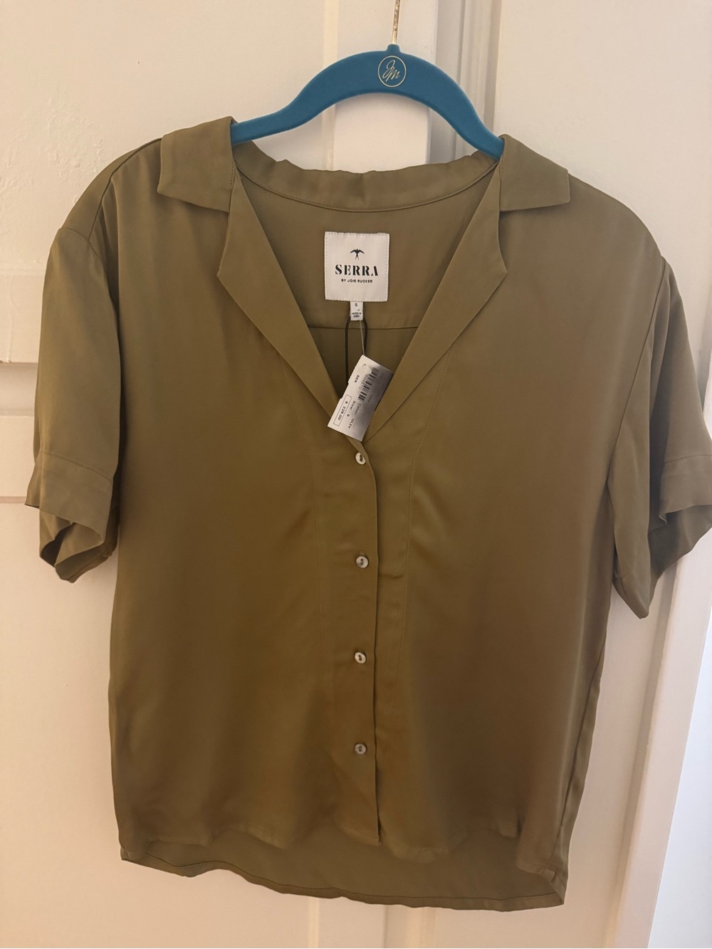 NWT- SERRA Olive Green Short-Sleeve Button Front Blouse. Small